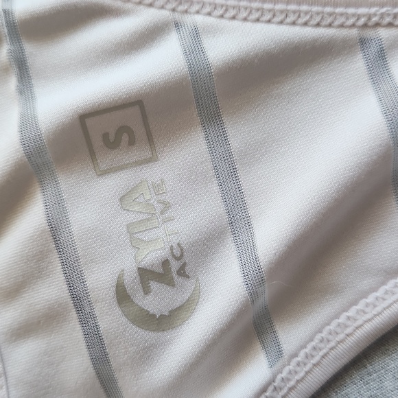 Zyia bundle of 2 tank tops womans size small - Picture 2 of 9